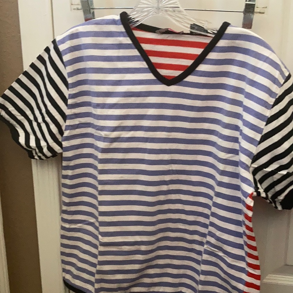 FINAL MARKDOWN S.k.u designs tee large
